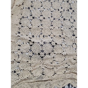 Ecru Crocheted Medallion Bed Cover Coverlet Tablecloth 80x55 inches Vtg