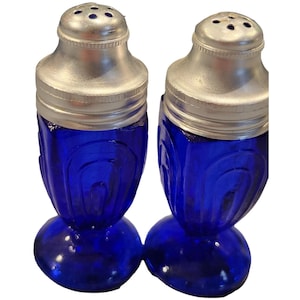 Vintage Cobalt Raised Ridges Blue Glass Salt & Pepper Shakers With Silver Tops
