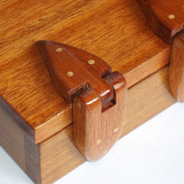 Wooden box - teak - idigbo and American mahogany