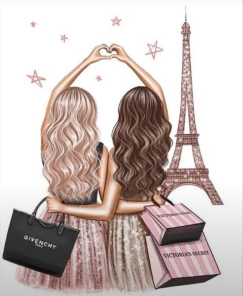 Op de afbeelding: Illustratie van twee vrouwen met lang golvend haar, armen om elkaar heen, die met hun handen een hart vormen. De ene houdt een zwarte Givenchy-draagtas vast, de andere twee roze Victoria's Secret-shoppers, met de Eiffeltoren op de achtergrond.