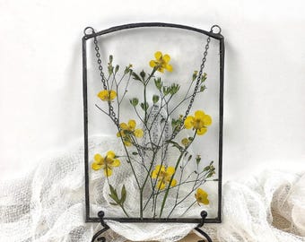 Muurhanger geperste bloem – gebrandschilderd glaspaneel met gele wilde bloemen