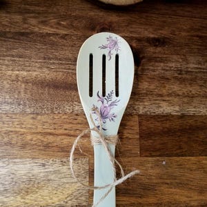 Vintage Style wooden spoon, Cottage Core, Spoon Decor, Spoon with Flowers, House warming gift, Kitchen Decor, Green Spoon