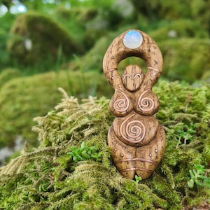 Hand-Carved Walnut Goddess Pendant with Copper Spirals and Moonstone – Divine Feminine Altar Talisman