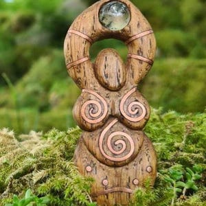 Hand-Carved Walnut Goddess Pendant with Copper Spirals and Prehnite – Divine Feminine Altar Talisman