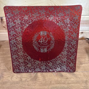 Plato cuadrado vintage de cristal rojo rubí para el 40 aniversario, con diseño de hoja de uva plateada y 30 cm de diámetro.