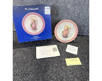 1996~Goebel Hummel~M.J. Hummel~Årliga samlarnas jultallrik~15 cm~15 cm