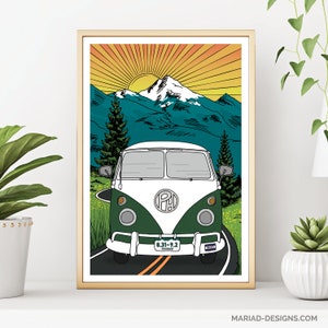 Puede incluir: Una camioneta vintage verde y blanca con una escena de montaña y una salida del sol en el fondo. La camioneta tiene una placa que dice "8.31-9.2 COLORADO".