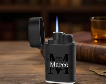 Personalisiertes Feuerzeug mit Initialen – Windfest, nachfüllbar – Geschenk für Männer, Trauzeugen, Vater, Freund, Ehemann