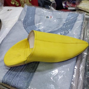 Zapatillas de cuero natural hechas a mano, zapatillas babuchas marroquíes, zapatillas babuchas tradicionales para hombres, zapatos tradicionales.
