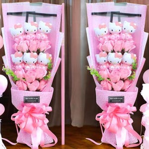 サンリオ ハローキティ ぬいぐるみ＆ソープ ローズブーケ – かわいいバレンタイン＆バースデーギフトボックス