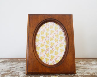 Vintage Mid Century Modern Wood Wall or Table Top Picture Frame.  5 x 7 Rectangle, Oval Opening