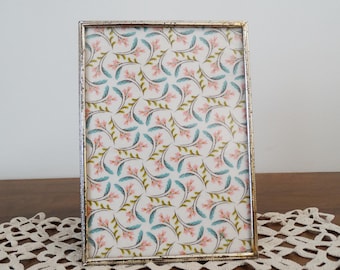 Vintage Simple Silver-Tone Picture Frame - Distressed Patina Metal Frame - 5 x 7 Kitsch Oxidized Tarnished Frame - Silver Anniversary Decor