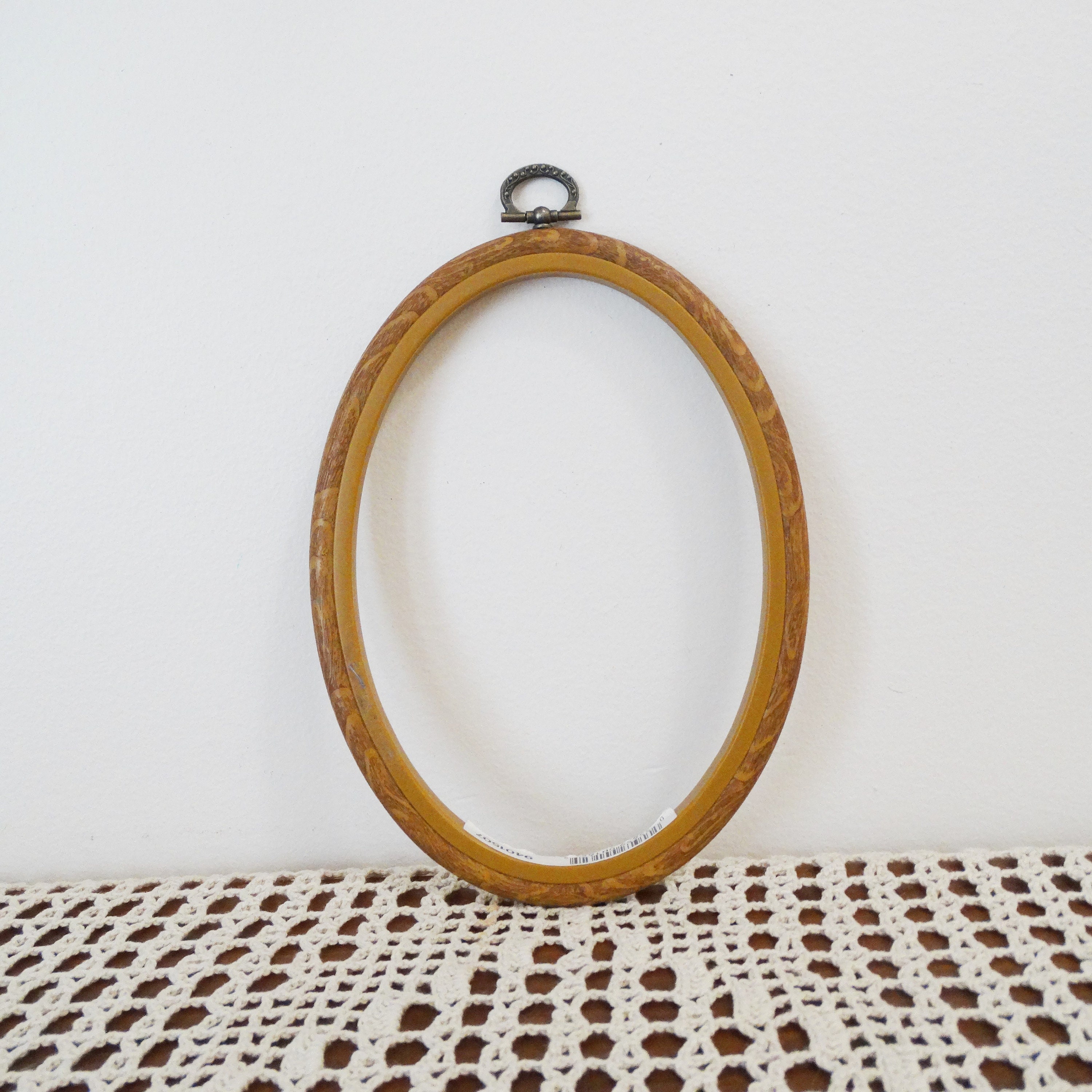 Wooden Grain Plastic Embroidery Hoop 5 Inch - Thimbles