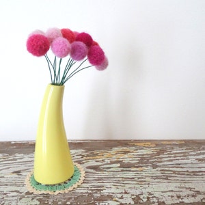 Pink Wool Pom Pom Flowers.  Round Felted Flowers. Fake Billy Balls.  Pompom Bouquet.  Faux Flower Arrangement.  Felt Flower Bunch,Yarn Pom