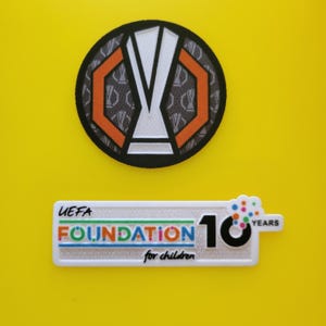 Europa League 2025 Finale UEFA Foundation 10 Jahre Fußball Patches Abzeichen