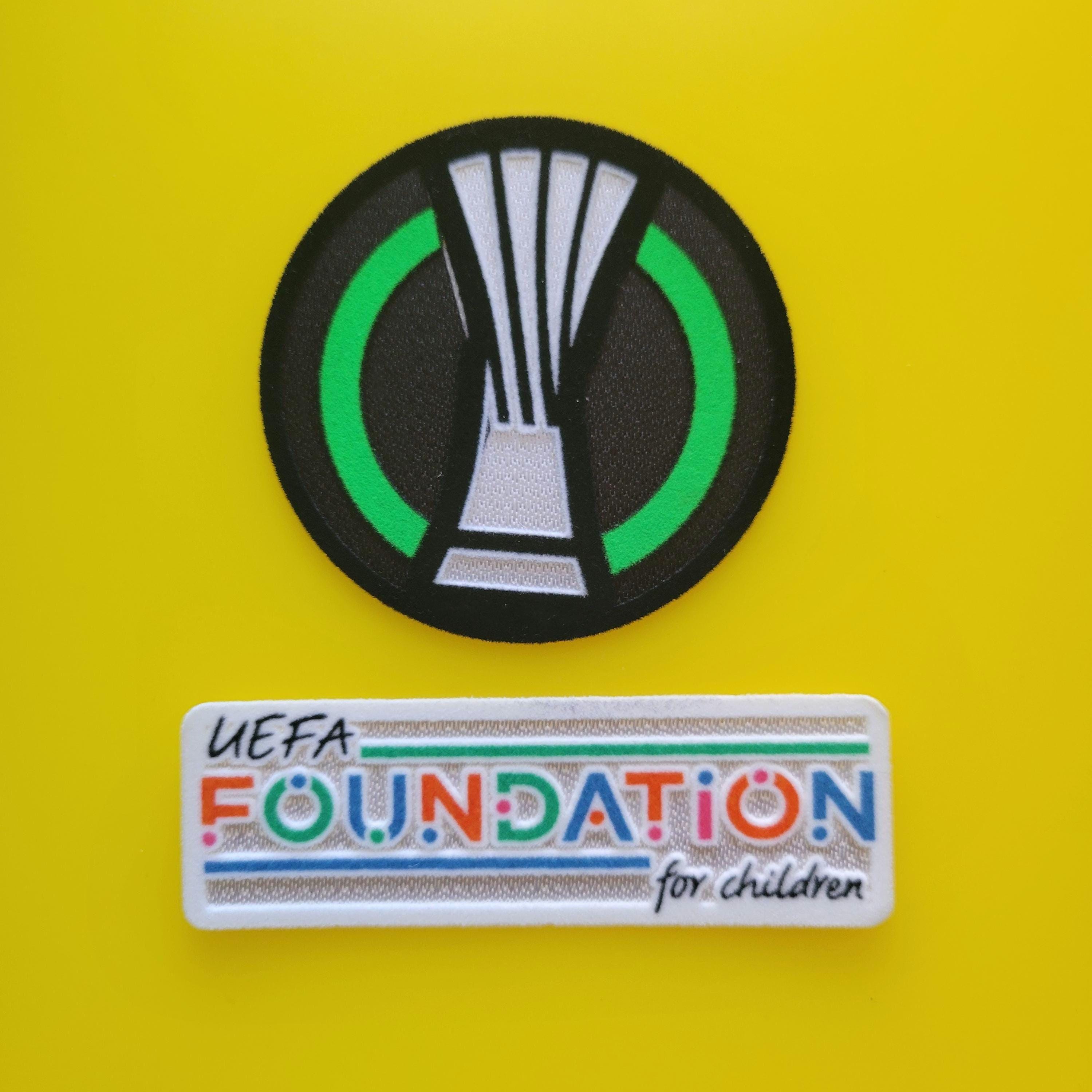 Lot D'insignes (patches) Taille Adulte UEFA Euro 2024 - Trophée