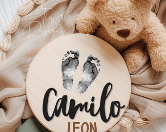 Panneau empreinte de pas en bois pour nouveau-né : faire-part de bébé en 3D