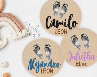 Panneau personnalisé empreinte de pas pour nouveau-né : faire-part de naissance en bois