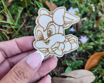 Aimant en bois Looney Tunes gravé personnalisé : cadeau de baby shower