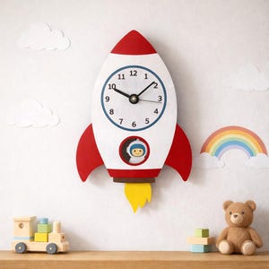 Orologio da parete a forma di razzo per bambini: orologio spaziale in legno personalizzato, decorazione per la cameretta dei bambini, regalo di compleanno per bambini e bambine