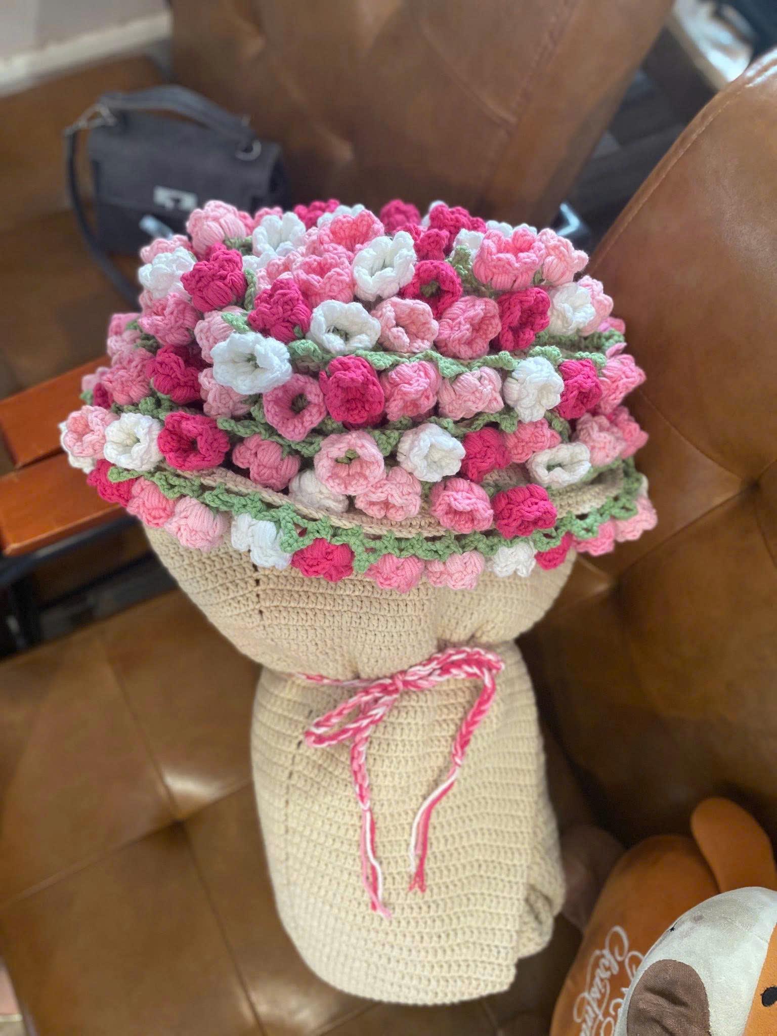 かぎ針編みの花束ブランケット、手作りのかぎ針編みのチューリップ