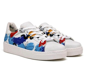 ハンドメイドのマルチカラープリントスニーカー、整形外科用ソール