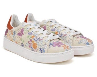 ハンドメイドのマルチカラープリントスニーカー、整形外科用ソール