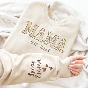 Personalised Mama Sweatshirt, Mama Floral Applique Sweatshirt, Mama Sweater with Kids on Sleeve, Gift for Mama, Custom Mom Sweatshirt