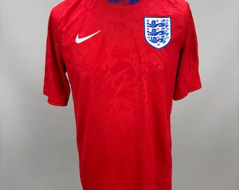 Mens t shirt Nike England Size L Color Red