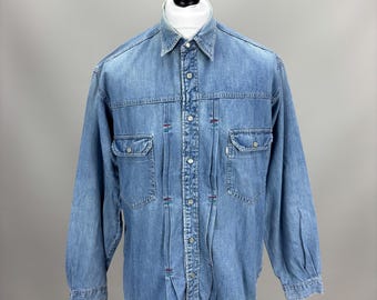 Mens vintage denim shirt Levis Size L Color Blue