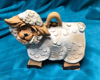 Vintage Fatto a mano Pecora Campana Argilla Carino Agnello Dipinto a mano Ceramica Di Pasqua Campana Marrone e Bianco Animale Terracotta Argilla