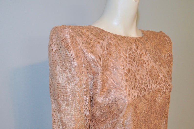 Vintage Lace Dress Beige Neutral Long Sleeve with Tiered Ruffles Structured Pointy Shoulder Pads 1980/'s Prom Dress DATIANI Size 4 Cocktail