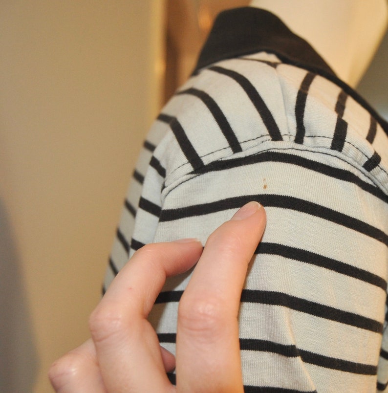 Vintage 1990/'s Pale Mint Green Short Sleeve Collared V-Neck Shirt with Black Stripes Women/'s Size Small Button Front Cotton Top Blouse