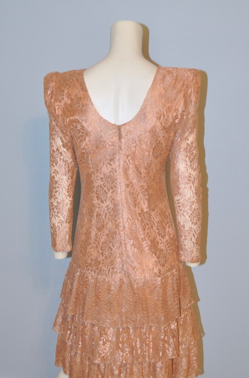 Vintage Lace Dress Beige Neutral Long Sleeve with Tiered Ruffles Structured Pointy Shoulder Pads 1980/'s Prom Dress DATIANI Size 4 Cocktail