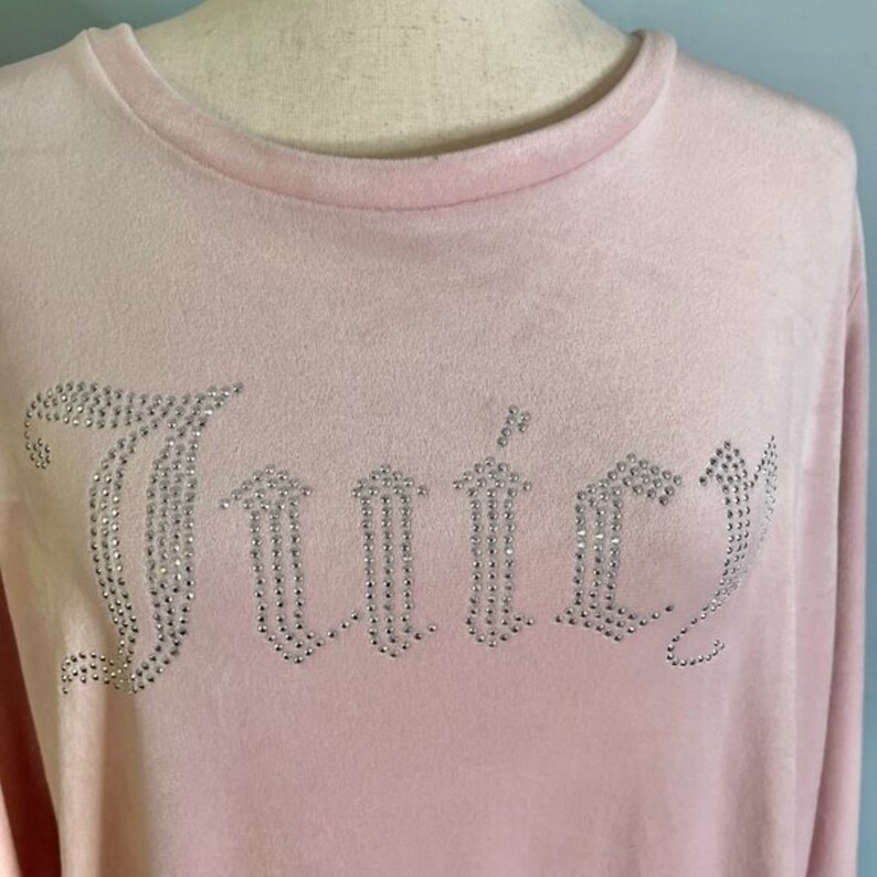 Vintage 2000's Juicy Couture Bedazzled Pullover Sweatshirt Light Pink Velour Size XL Silver Gems Juicy Y2K image 6