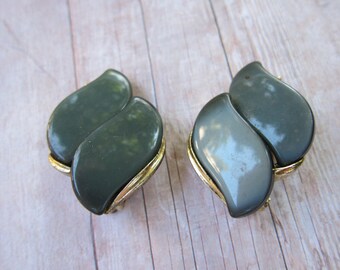 Vintage Signed Lisner Gray Moonglow Lucite Thermoset Cabochon Clip On Earrings