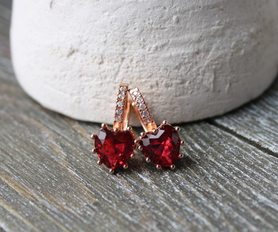 Vintage 18k Rose Gold Plated Red Garnet Heart Lev… - image 1