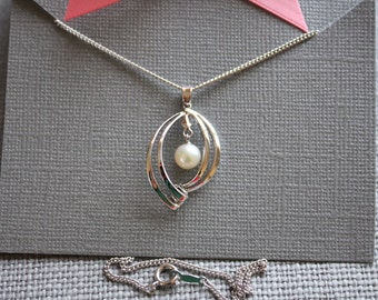 Vintage Silver and Pearl Pendant Necklace, 16 inch Chain, Small Gift