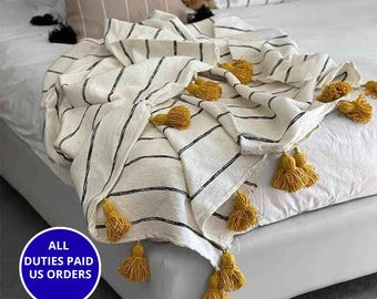 Moroccan pom pom Blanket ,pompom blanket , throw blanket cotton blanket , moroccan throw blanket,bed throw with pompom | Duty-Free