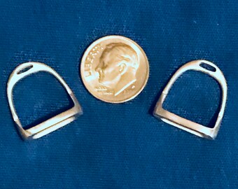TWMHC "Large Traditional" 1:9 Scale ENGLISH STIRRUPS ~ Cast in White Metal (Silver) & Beautifully Polished for Toy Model Horse Saddle