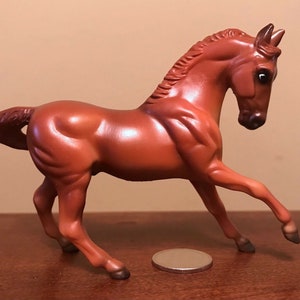Breyer Stablemate 1:32 Scale Red Chestnut WARMBLOOD STALLION from &quot;Flicka and Family Gift Set #5401&quot; - Mint Condition!