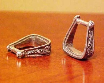 RDLC 1:9 Scale Small Traditional (or Traditional Pony) Engraved WESTERN STIRRUPS in Antiqued Pewter (for Toy Model Horse Saddle)