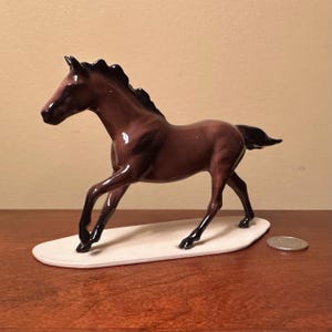 PENSIONIERTE Hagen-Renaker Mini #4005 (#010) SEABISCUIT - Vintage H-R "Miniatures Line" Keramik Vollblut Pferd Figur / Statue - hat MÄNGEL