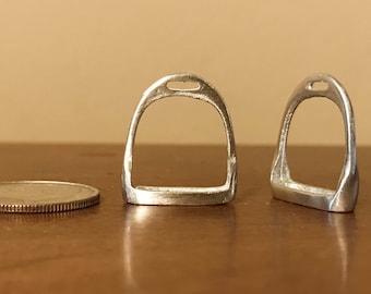 TWMHC "Regular/Medium Traditional" 1:9 Scale ENGLISH STIRRUPS ~ Cast in White Metal (Silver) & Beautifully Polished for Model Horse Saddle