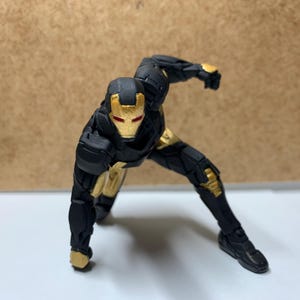 Iron Man Mark XLII statue