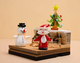 Albero di Natale in vetro fatto a mano con pupazzo di neve e Babbo Natale, mini statuette natalizie, set regalo da collezione natalizio, ornamento per la decorazione festiva della casa
