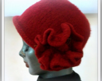HAT WOMANS KNITTED Wool Felted Hat Red   Valentines Day