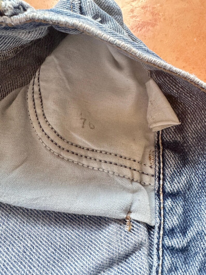 Vintage Mom Jeans USA Wrangler Jeans Womens Blue Cotton. Perfectly worn in. Tag is worn. image 9