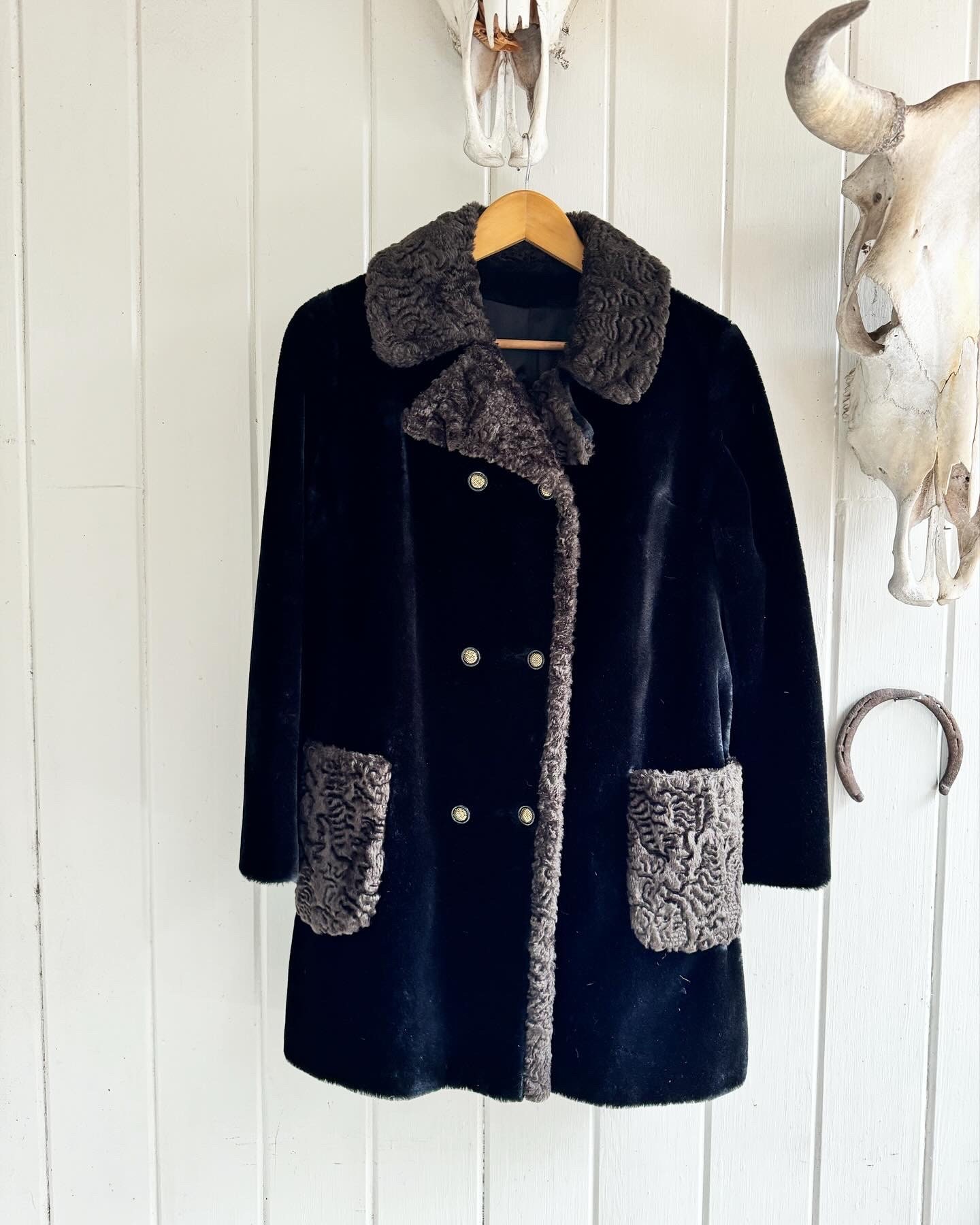 Donnybrook Faux Fur - Etsy Donnybrook Faux Fur - Etsy