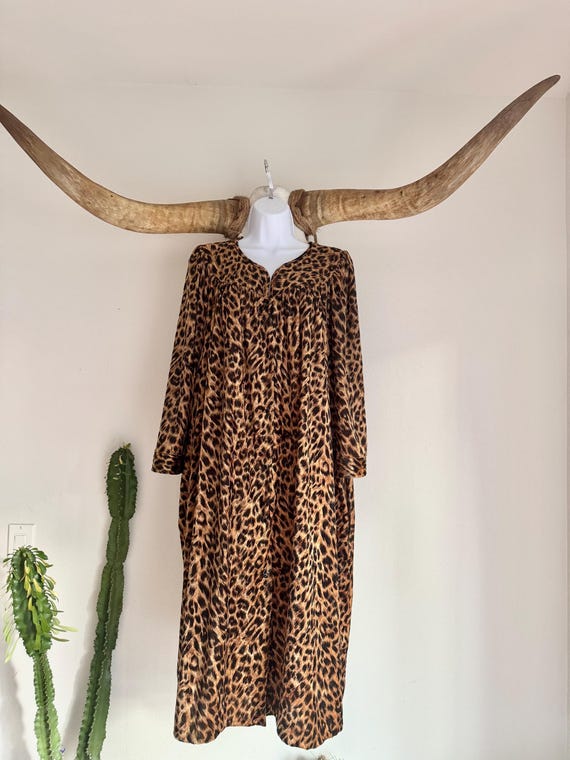 Vintage Simply Basic Leopard Print Soft Velvet Ho… - image 1